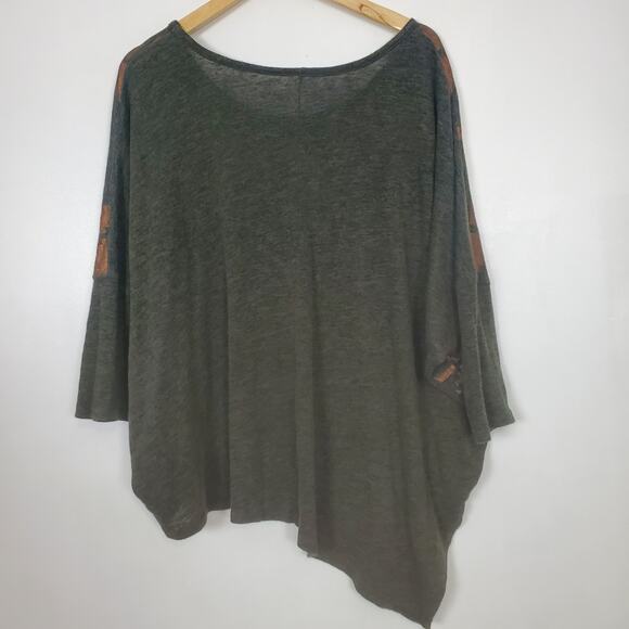 Lane Bryant gray and gold asymmetric hem dolman sleeve top 18/20 - Picture 2 of 4